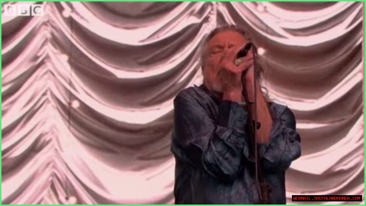 Discovering The Height Of A Rock Legend: Robert Plant